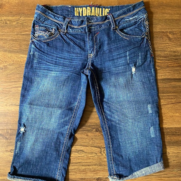 Capris - Picture 1 of 5